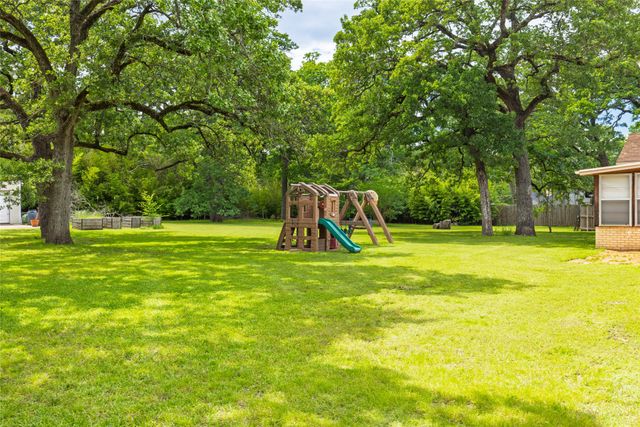 6304 Joe Ramsey Boulevard E, Greenville, TX 75402