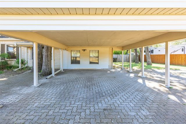 6304 Joe Ramsey Boulevard E, Greenville, TX 75402