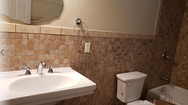 1319 E 59th, Los Angeles, CA 90001