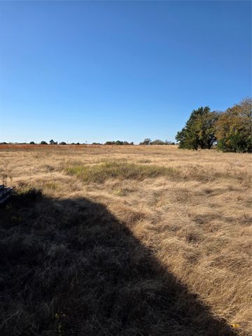 1385 N Fm 1752, Savoy, TX 75479