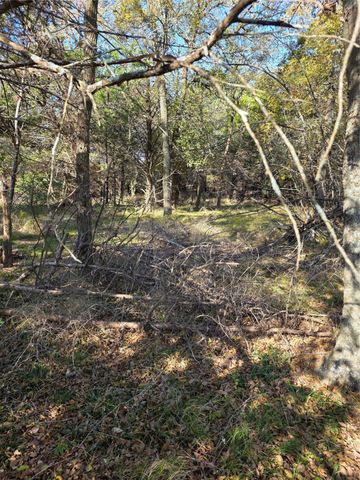 1385 N Fm 1752, Savoy, TX 75479