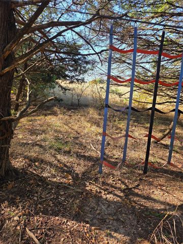 1385 N Fm 1752, Savoy, TX 75479