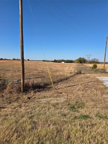 1385 N Fm 1752, Savoy, TX 75479