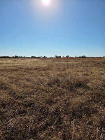 1385 N Fm 1752, Savoy, TX 75479