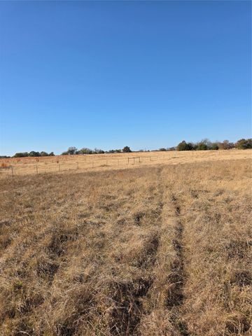 1385 N Fm 1752, Savoy, TX 75479