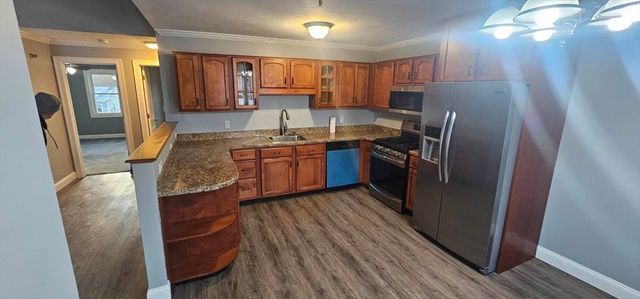 94 Tennis Plaza Rd 1, Dracut, MA 01826