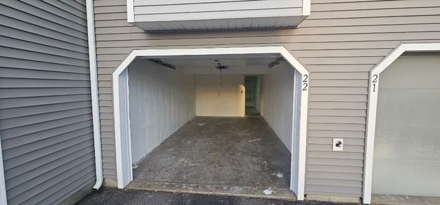 94 Tennis Plaza Rd 1, Dracut, MA 01826