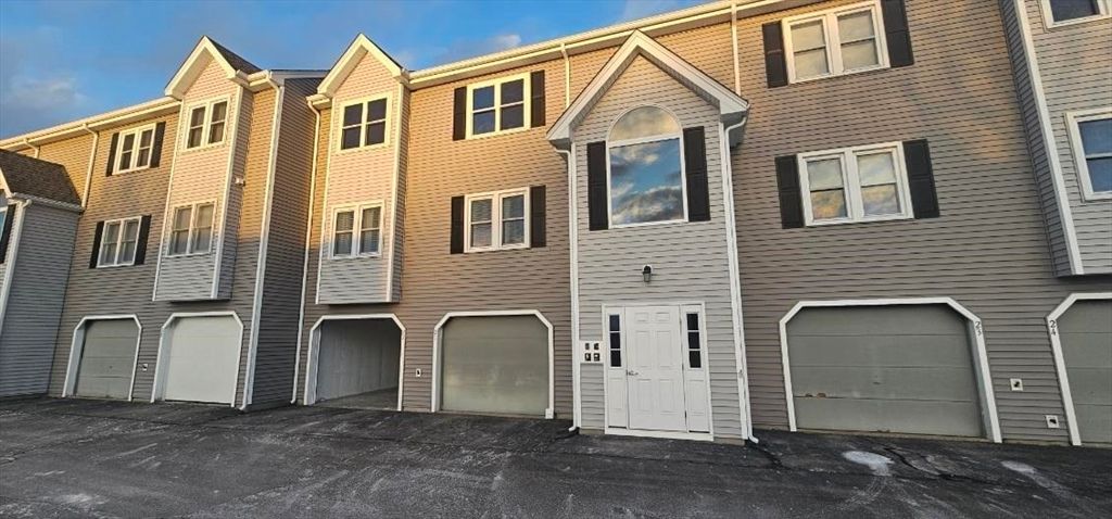 94 Tennis Plaza Rd 1, Dracut, MA 01826