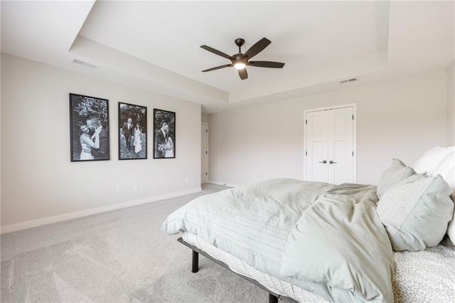 2310 SW Serena Place, Lee's Summit, MO 64082