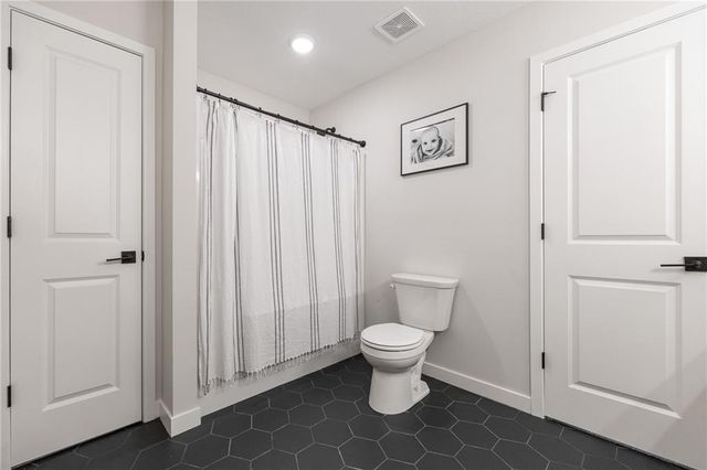 2310 SW Serena Place, Lee's Summit, MO 64082