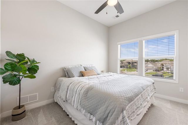 2310 SW Serena Place, Lee's Summit, MO 64082