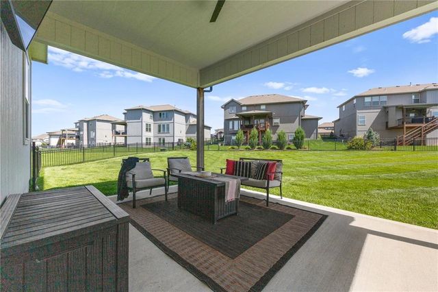2310 SW Serena Place, Lee's Summit, MO 64082