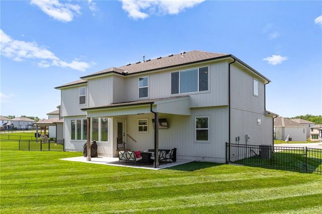 2310 SW Serena Place, Lee's Summit, MO 64082