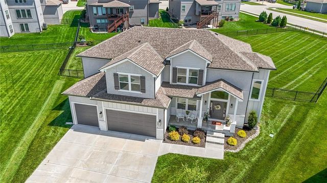 2310 SW Serena Place, Lee's Summit, MO 64082
