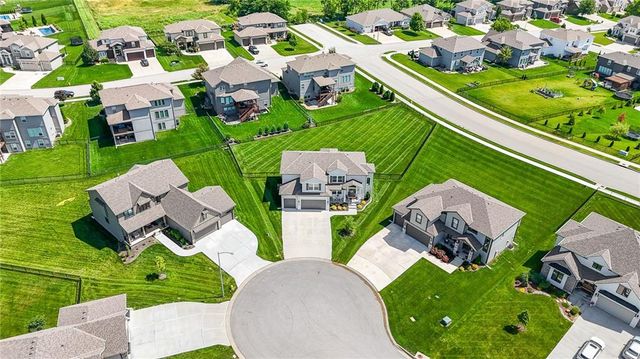 2310 SW Serena Place, Lee's Summit, MO 64082