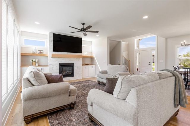 2310 SW Serena Place, Lee's Summit, MO 64082