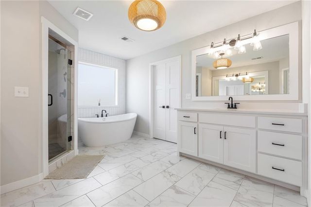 2310 SW Serena Place, Lee's Summit, MO 64082