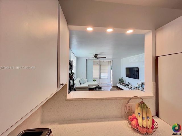 7100 NW 17th Street 112, Plantation, FL 33313