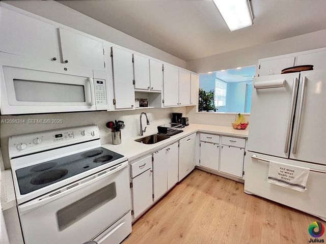 7100 NW 17th Street 112, Plantation, FL 33313