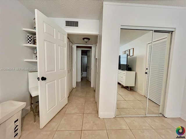 7100 NW 17th Street 112, Plantation, FL 33313