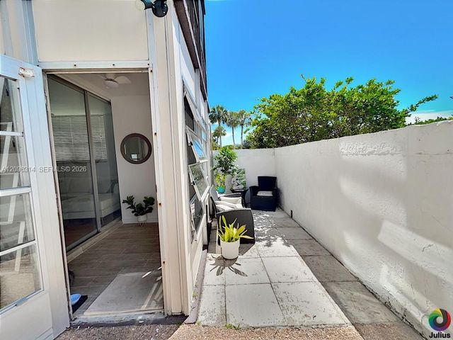 7100 NW 17th Street 112, Plantation, FL 33313