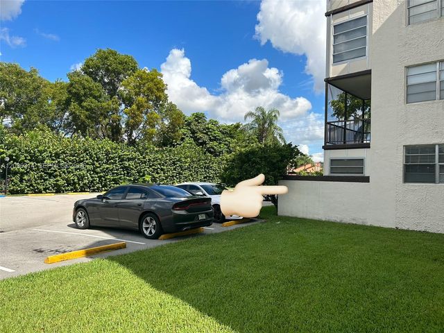 7100 NW 17th Street 112, Plantation, FL 33313