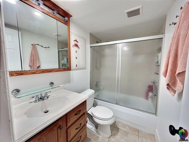 7100 NW 17th Street 112, Plantation, FL 33313