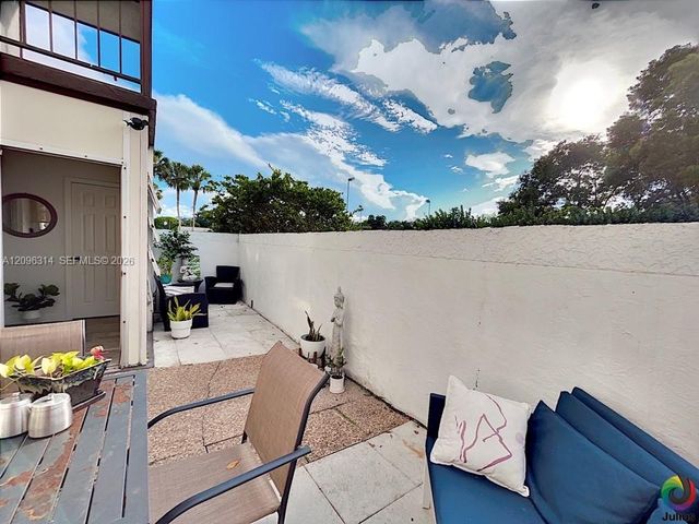 7100 NW 17th Street 112, Plantation, FL 33313