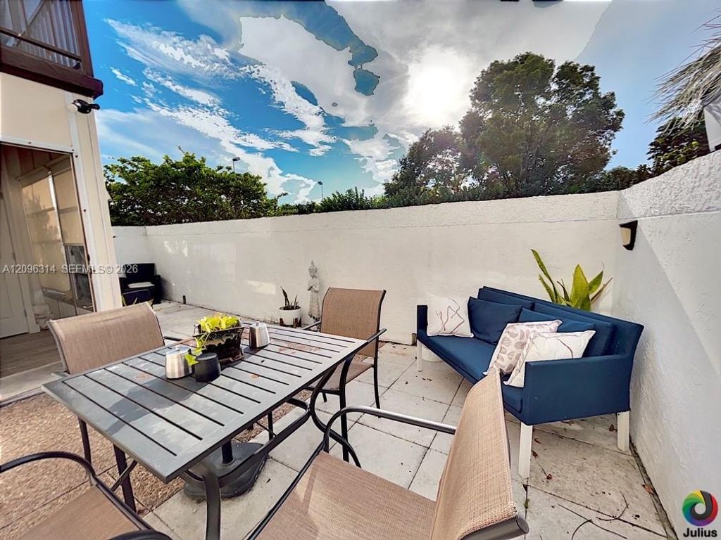 7100 NW 17th Street 112, Plantation, FL 33313
