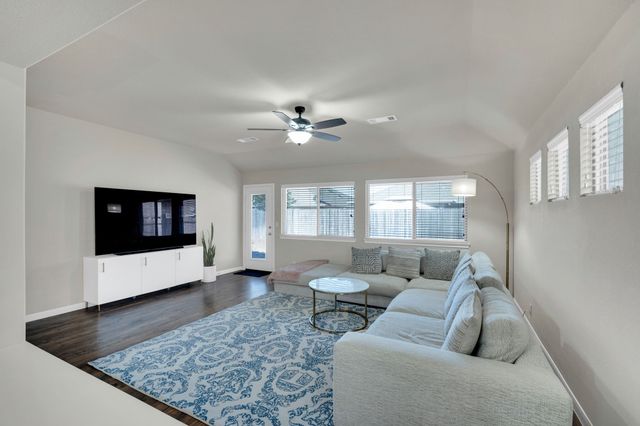 2107 Danibelle Drive, Forney, TX 75126