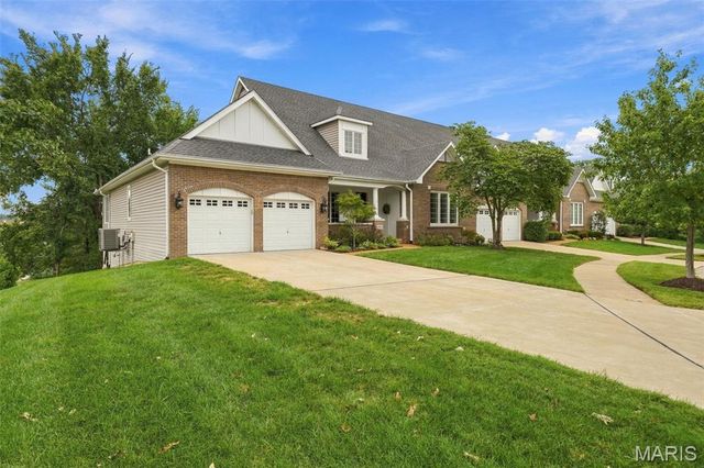 1931 Chesterfield Ridge Circle, Chesterfield, MO 63017
