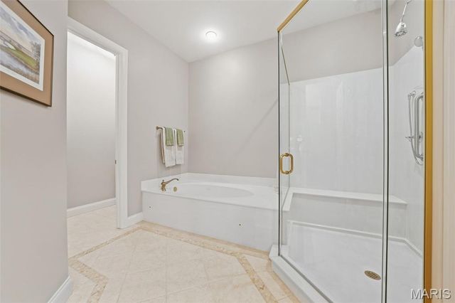 1931 Chesterfield Ridge Circle, Chesterfield, MO 63017