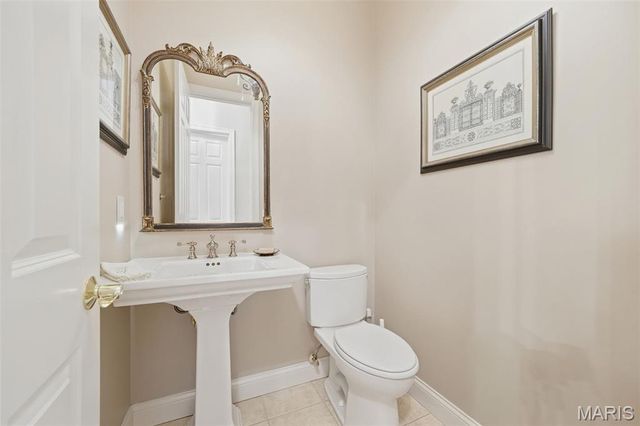 1931 Chesterfield Ridge Circle, Chesterfield, MO 63017