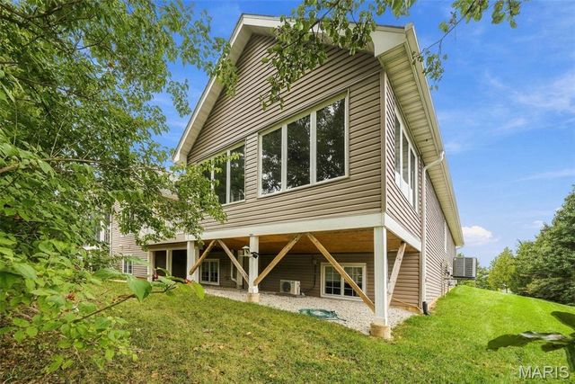 1931 Chesterfield Ridge Circle, Chesterfield, MO 63017