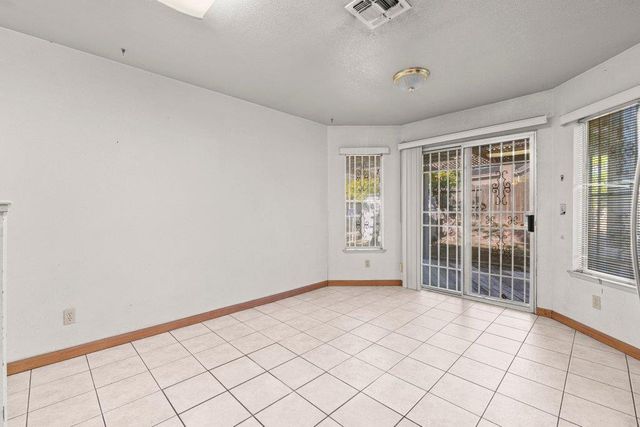 4245 Valley Hi Dr, Sacramento, CA 95823