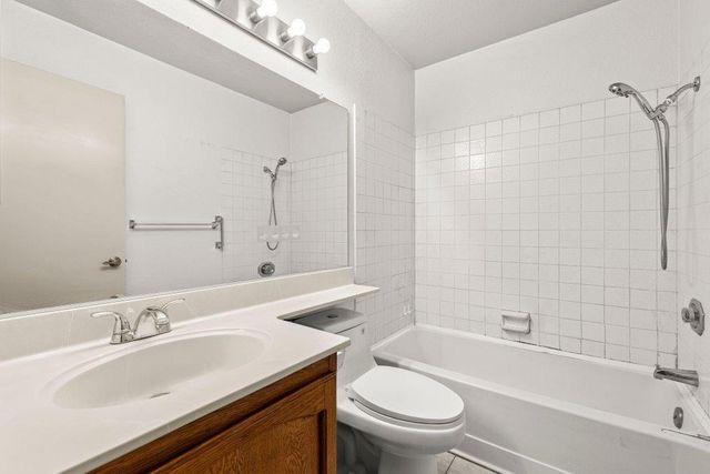 4245 Valley Hi Dr, Sacramento, CA 95823