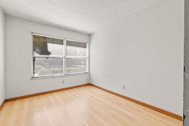 4245 Valley Hi Dr, Sacramento, CA 95823