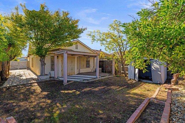 4245 Valley Hi Dr, Sacramento, CA 95823