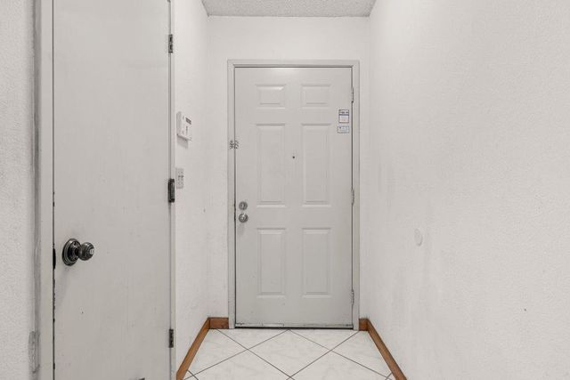 4245 Valley Hi Dr, Sacramento, CA 95823