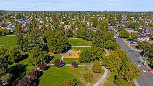 4245 Valley Hi Dr, Sacramento, CA 95823