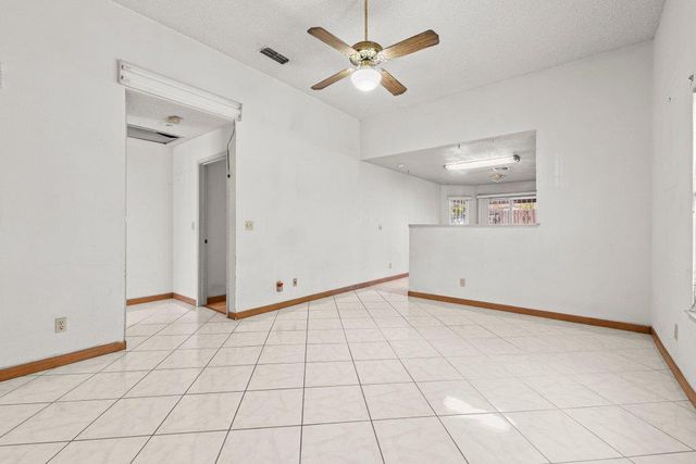 4245 Valley Hi Dr, Sacramento, CA 95823