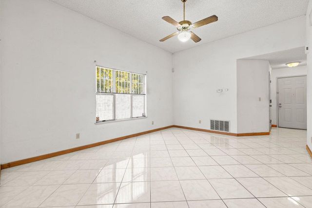 4245 Valley Hi Dr, Sacramento, CA 95823