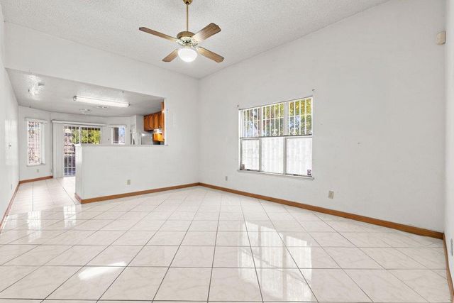 4245 Valley Hi Dr, Sacramento, CA 95823