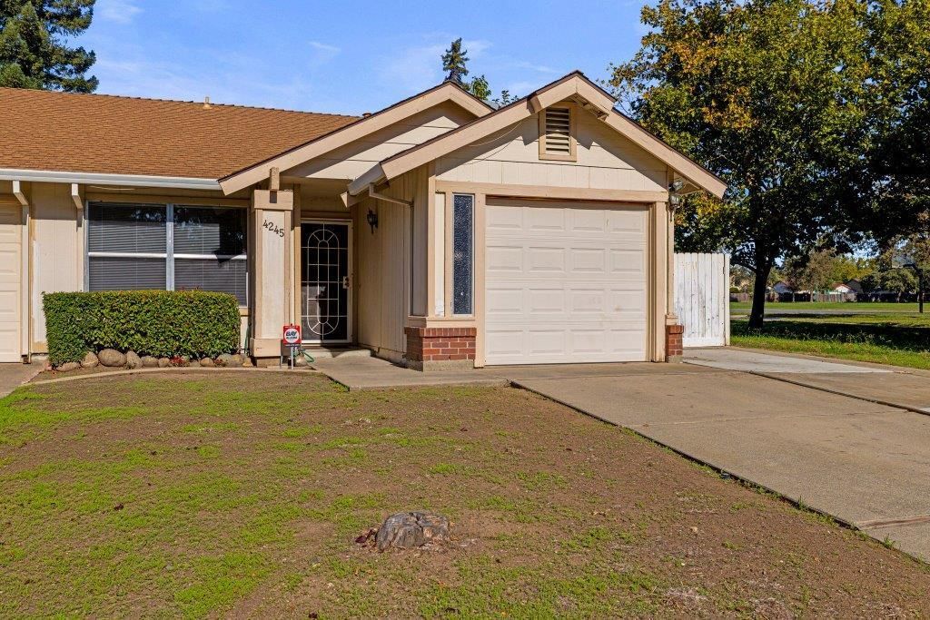 4245 Valley Hi Dr, Sacramento, CA 95823