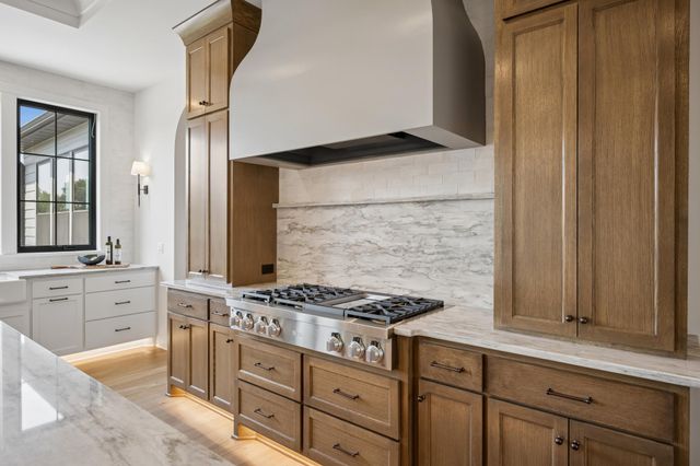 659 Shawnee Woods Road, Medina, MN 55340