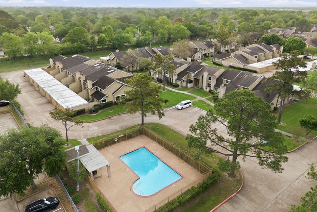 12027 Willow Trail, Houston, TX 77035