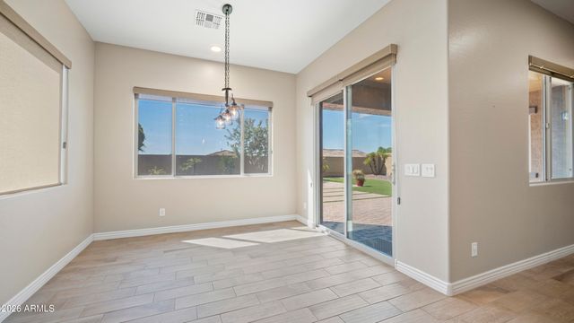 10025 W SYDNEY Way, Peoria, AZ 85383