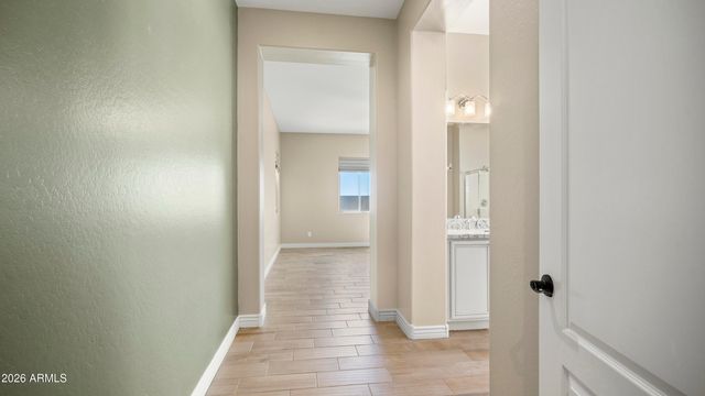 10025 W SYDNEY Way, Peoria, AZ 85383