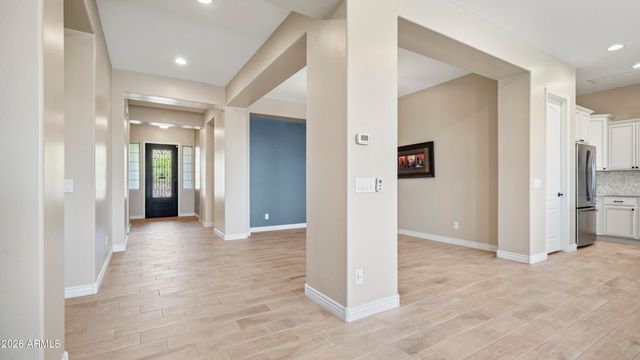 10025 W SYDNEY Way, Peoria, AZ 85383