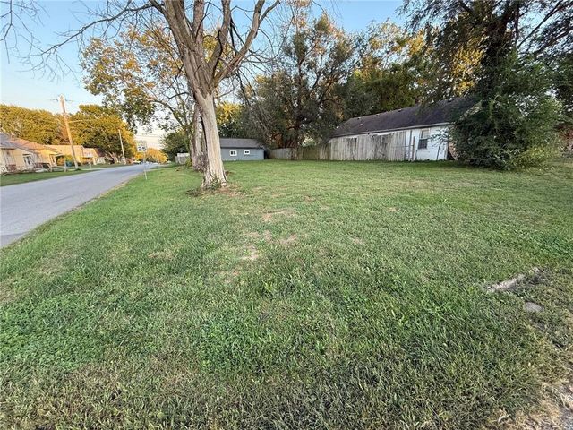 801 S Crane Street, Independence, MO 64050
